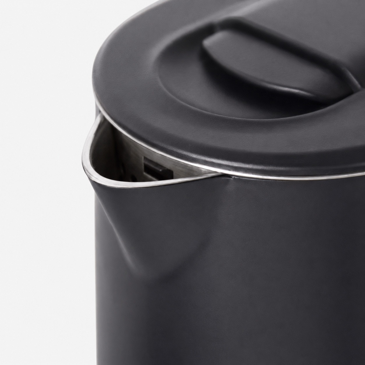 Water Kettle Matt Black 0.8L - Image 2